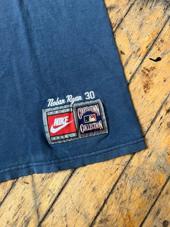 90s vintage Nike Navy 'Angels 30' Graphic Tee - Picture 2 of 5